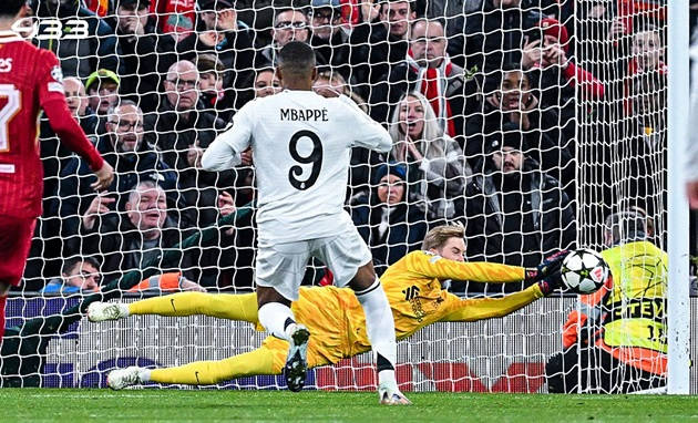 Carlo Ancelotti lên tiếng bảo vệ Kylian Mbappé sau thất bại trước Liverpool