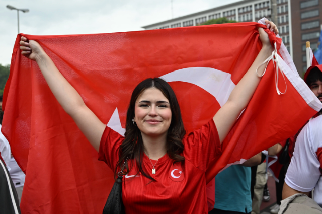 Fan xinh đẹp EURO 2024