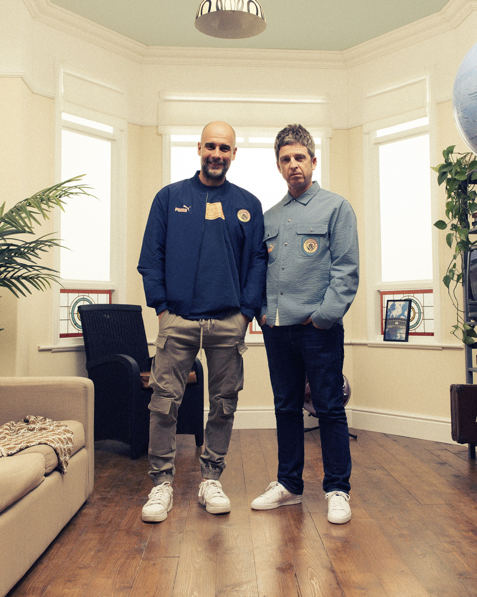 Áo thi đấu sân khách thứ ba của Manchester City 2024-25