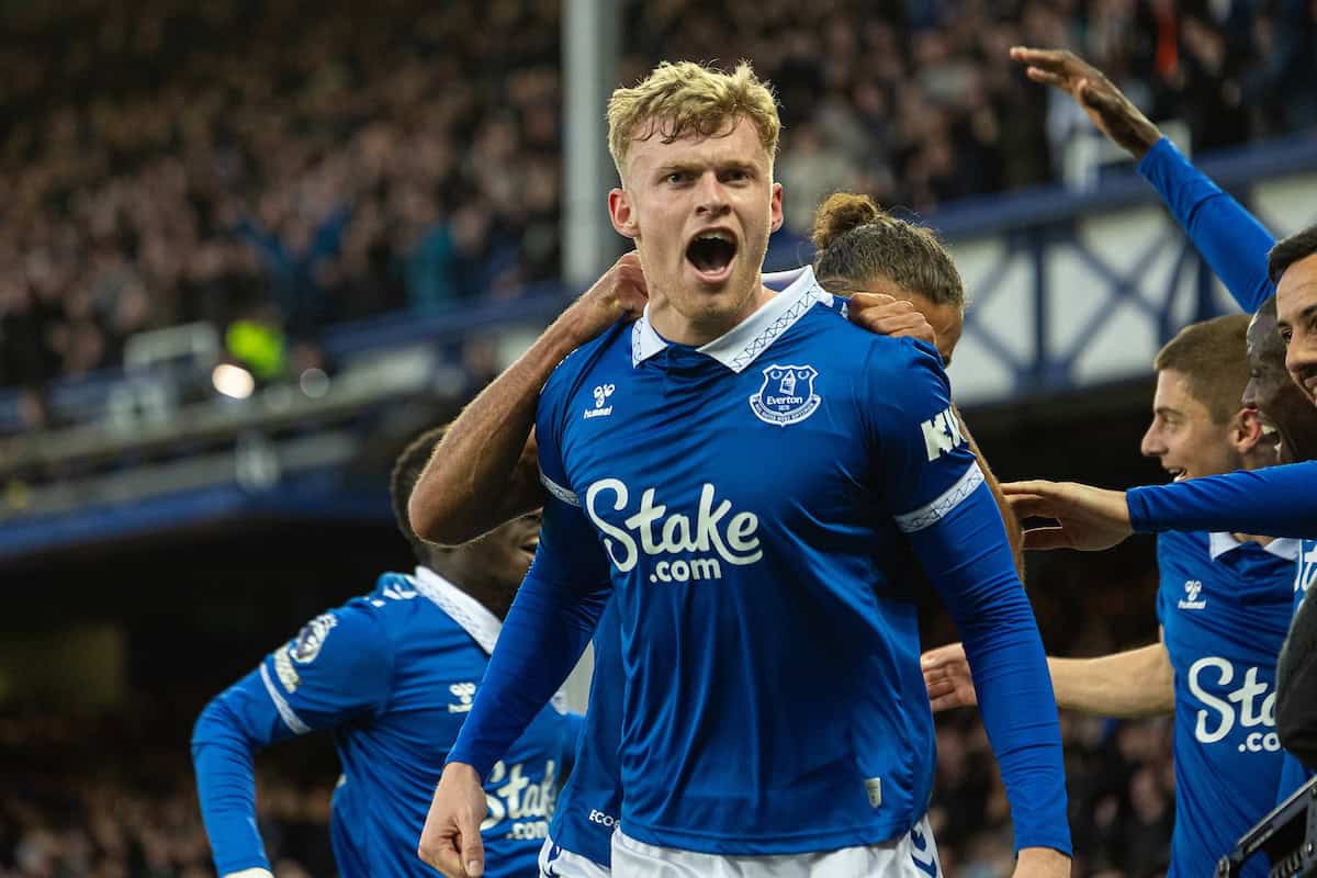 Man Utd Face Transfer Setbacks as Rivals Snatch Targets