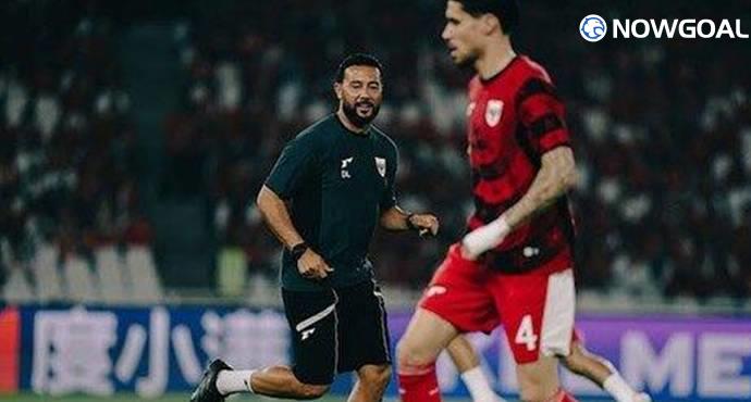 Denny Landzaat Prioritizes Indonesia National Team Over Return to Ajax Amsterdam