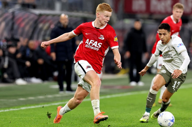 Daily Telegraph: AZ Alkmaar không có ý định bán Reuell Walters vào mùa Đông, có thể trở thành tâm điểm mùa Hè