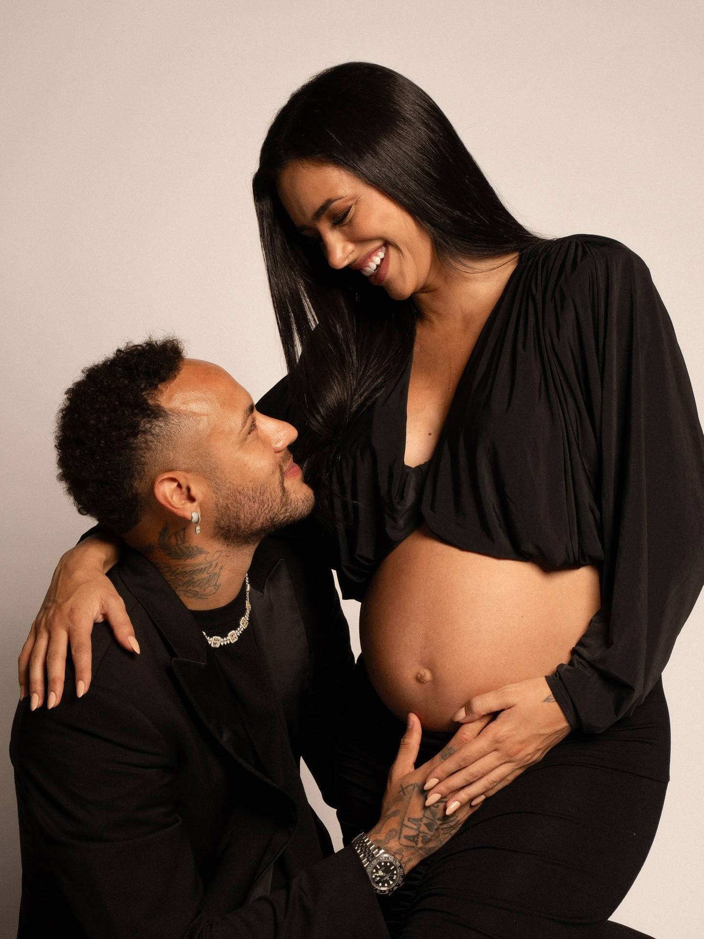 Bruna cho biết đã đăng ký kết hôn với Neymar, 2 người từng chia tay hai lần rồi tái hợp và hiện có hai con gái