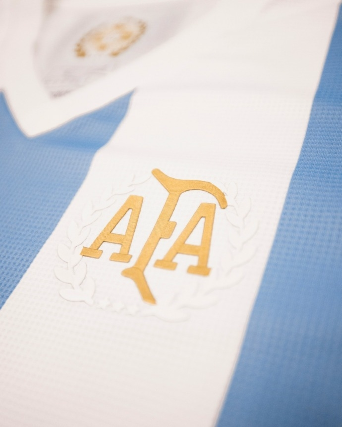 ĐTQG Argentina ra mắt áo đấu đặc biệt để kỷ niệm 50 năm hợp tác với Adidas