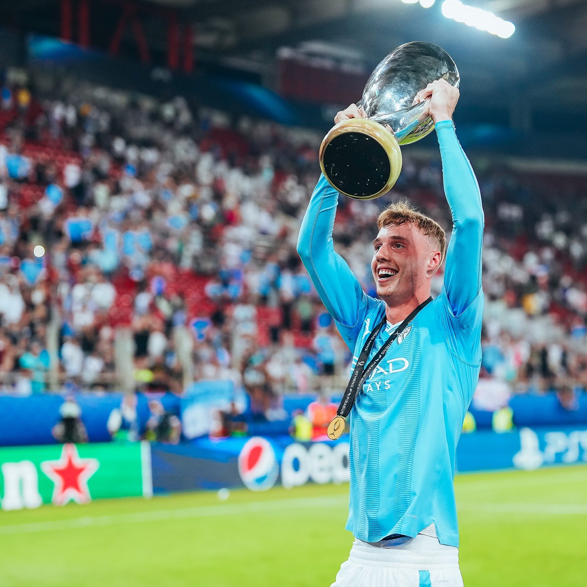 Vương miện thứ 4 của năm! Manchester City đánh bại Sevilla để giành Siêu cúp UEFA đầu tiên
