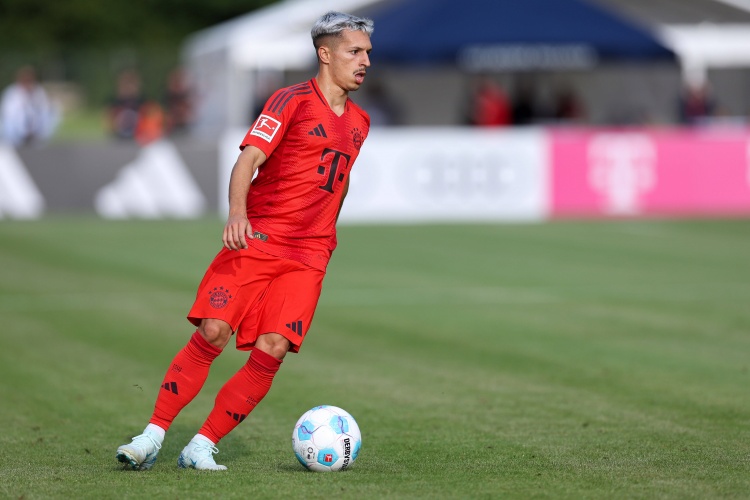 Giám đốc Osasuna: Tôi hy vọng Zaragoza có thể trở lại phong độ như trước nhưng chi phí để ký hợp đồng vĩnh viễn với anh ấy quá cao