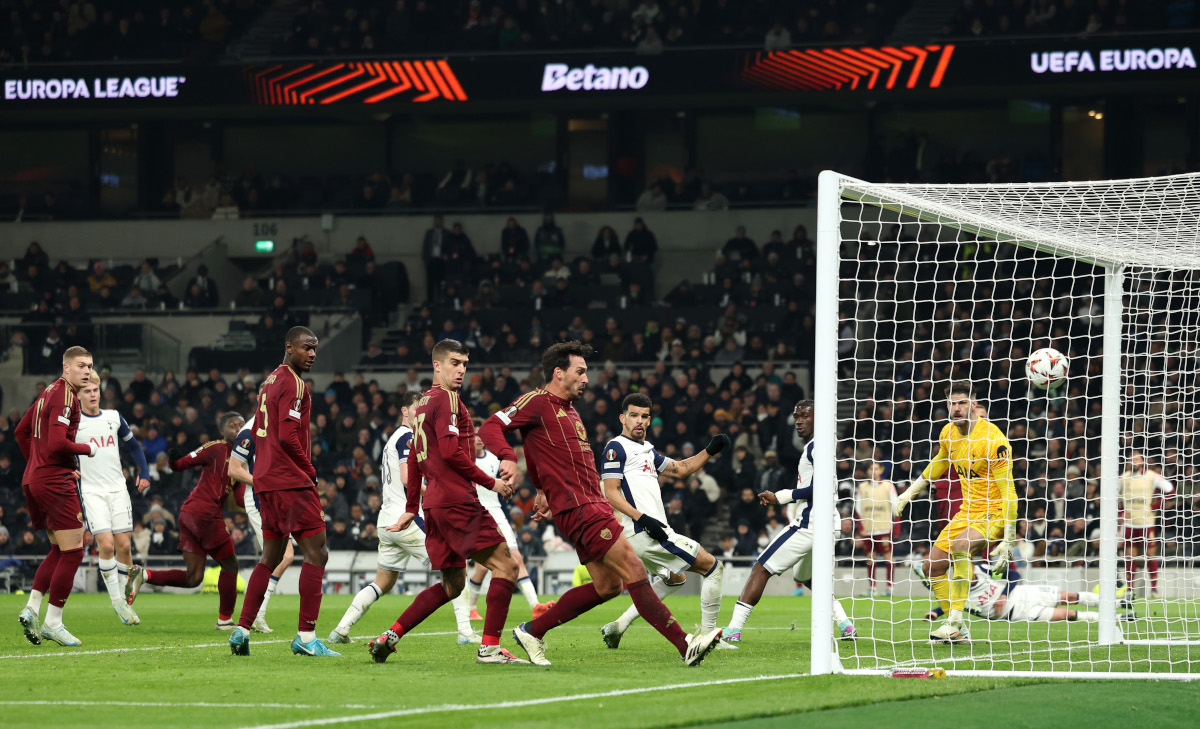 Late Equalizer Denies Tottenham in Thrilling Draw Against Roma
