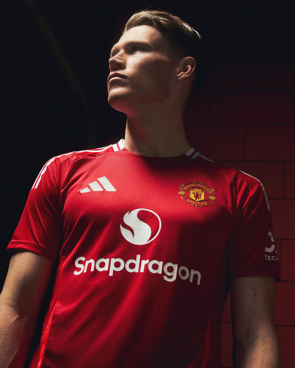 Áo đấu sân nhà của Manchester United cho mùa giải 2024-25