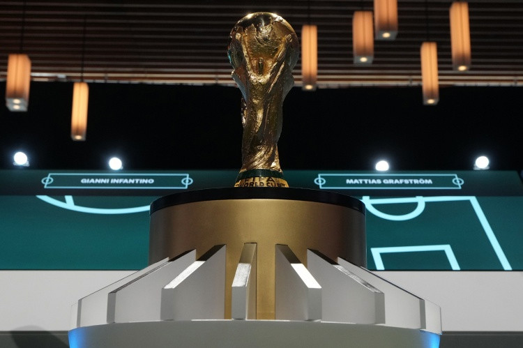 The Sun: Giá vé World Cup giảm mạnh, có trận giảm gần một nửa