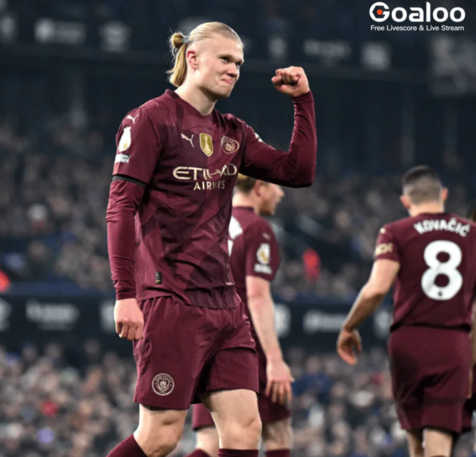 Premier League Golden Boot Odds: Haaland Overtakes Salah to Claim Top Spot, Isak in Third