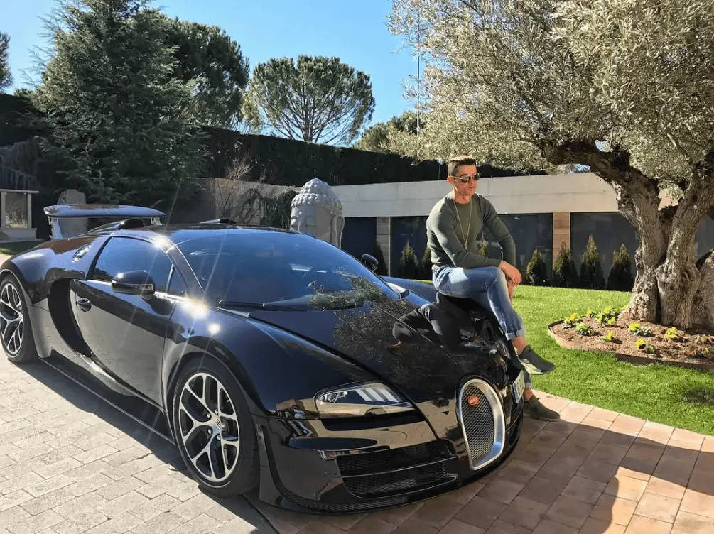 The Sun đăng bài viết giới thiệu bộ sưu tập xe sang của cầu thủ người Bồ Đào Nha Cristiano Ronaldo
