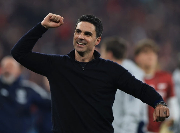 Arsenal thua ở FA Cup + mất ngôi đầu tháng 4, nhưng tháng 5 vào chung kết Champions League và dẫn đầu Premier League với 5 điểm