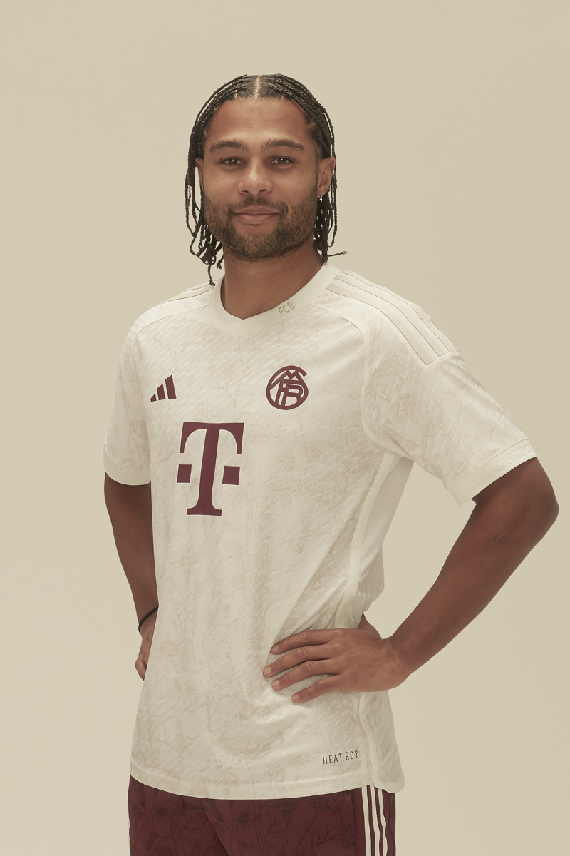 Áo Đấu Sân Khách Thứ Hai Của Bayern Munich 2023-24
