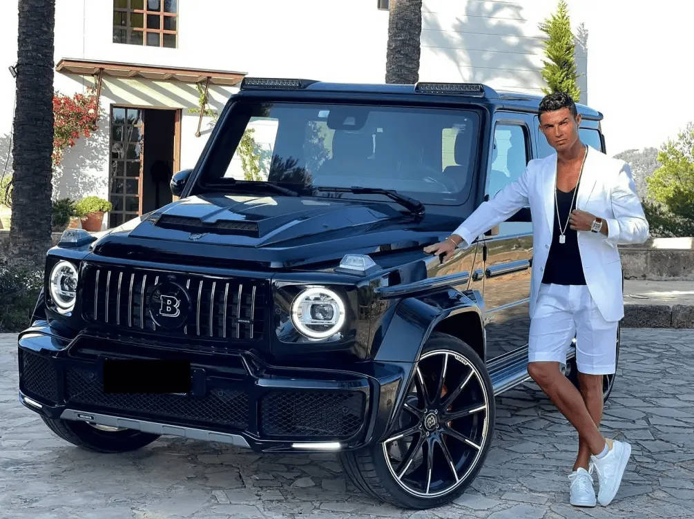 The Sun đăng bài viết giới thiệu bộ sưu tập xe sang của cầu thủ người Bồ Đào Nha Cristiano Ronaldo