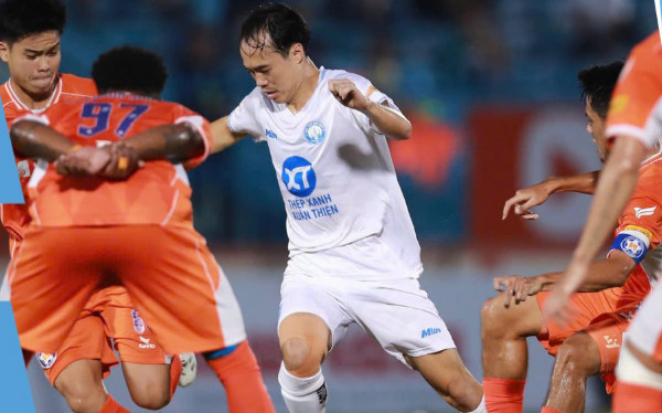 Đội đầu bảng Nam Định bị đội cuối bảng V-League cầm hoà thất vọng