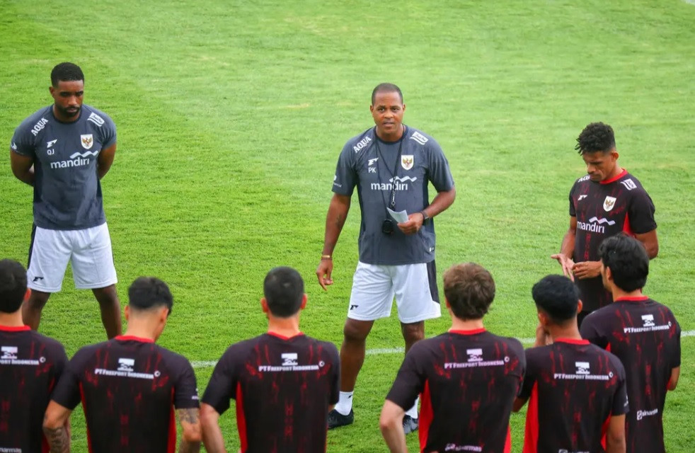 Cách Patrick Kluivert chọn 23 cầu thủ Indonesia đấu Trung Quốc: Phân tích từ chuyên gia