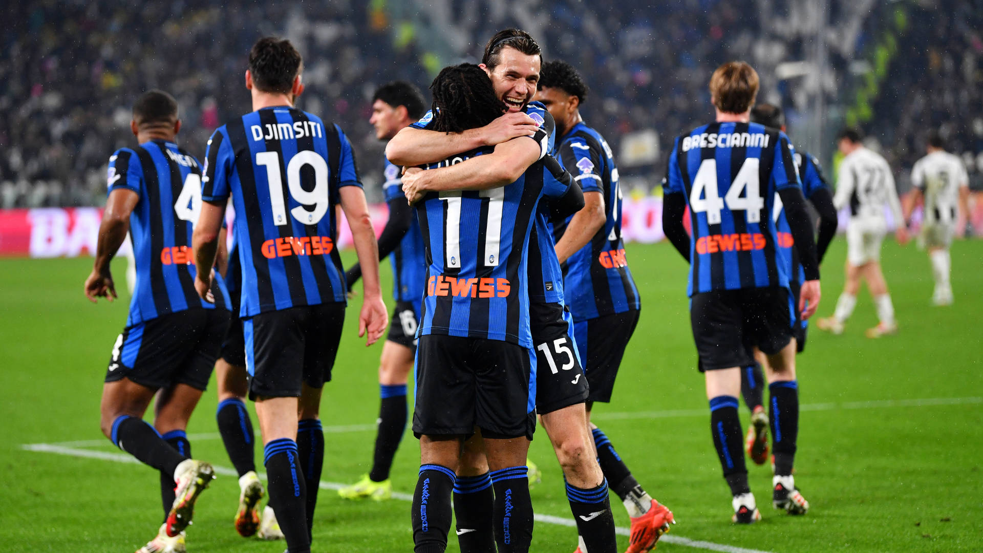 Juventus 0-4 Atalanta | Chuỗi 5 trận thắng bị chấm dứt, McKennie để đối thủ hưởng quả phạt đền, Vlahović mắc sai lầm khi vào sân từ ghế dự bị
