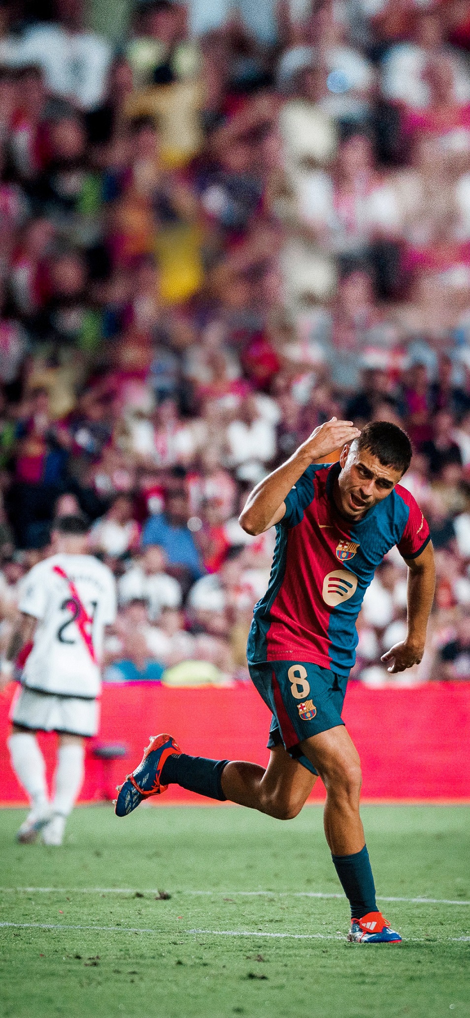 Barcelona thắng 3 vòng liên tiếp lên đỉnh