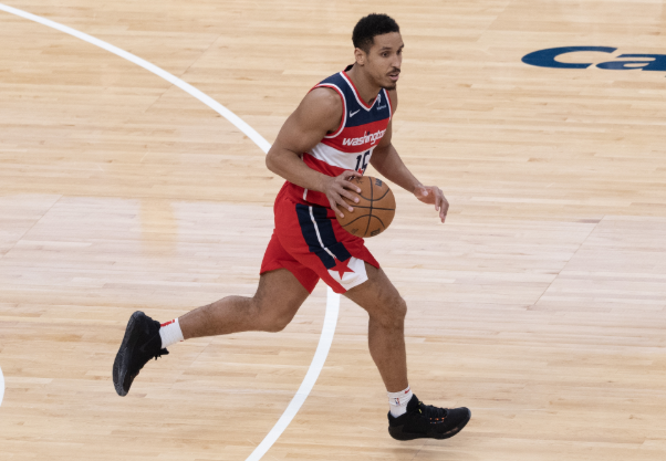 Tháng trước, Lakers và Clippers đều nhắm tới Brogdon.