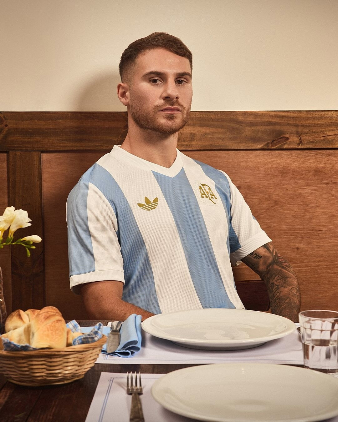 ĐTQG Argentina ra mắt áo đấu đặc biệt để kỷ niệm 50 năm hợp tác với Adidas