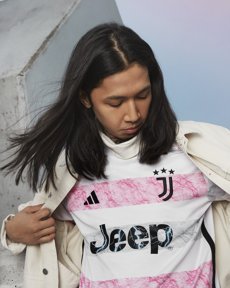 Áo Đấu Sân Khách Của Juventus 2023-24
