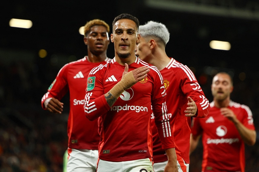 Manchester United Crush Barnsley 7-0 in Carabao Cup