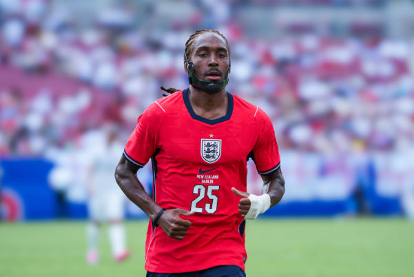 Báo Anh: Tottenham sẵn sàng lắng nghe các đề nghị dành cho Spence, Inter Milan quan tâm đến cầu thủ này