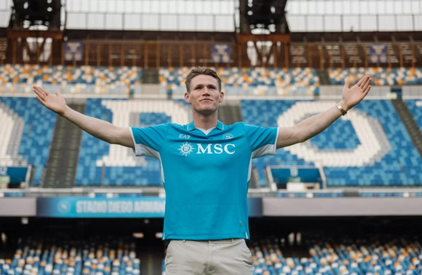 Antonio Conte điên đầu vì không đăng ký kịp McTominay