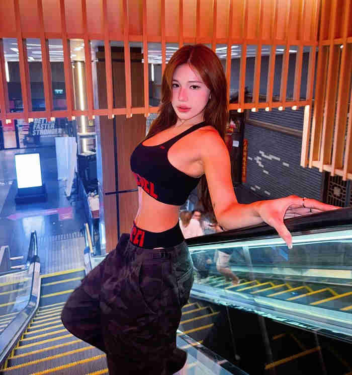 เสี่ยว ปุย ยี่ โชว์ความฮอต อวดชอตแช่น้ำ ภาพเดียวสะท้าน จ่อคัมแบ็ก OnlyFans