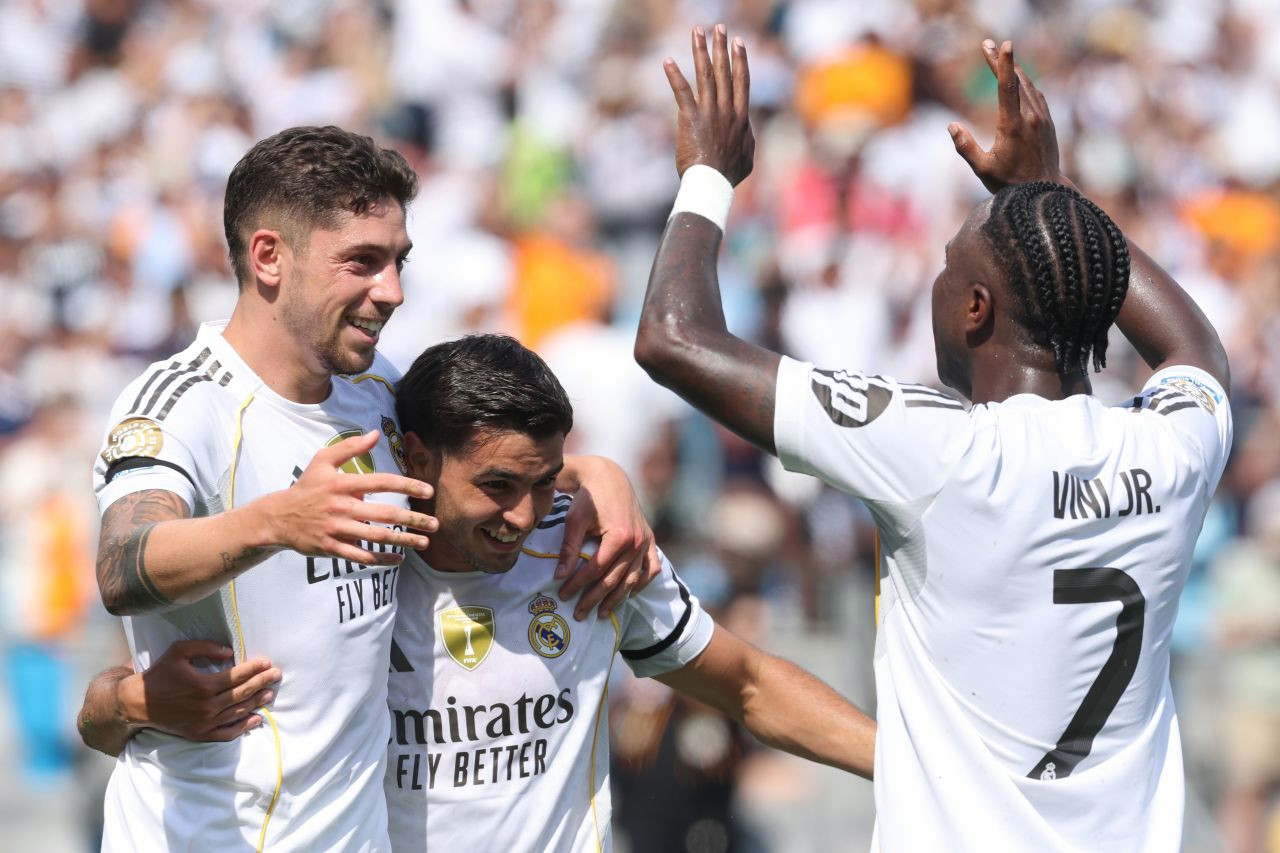 Real Madrid 3-1 Pachuca | Asencio nhận thẻ đỏ, 10 người Real vẫn thắng tưng bừng