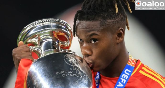 PSG Lead Race to Sign Nico Williams