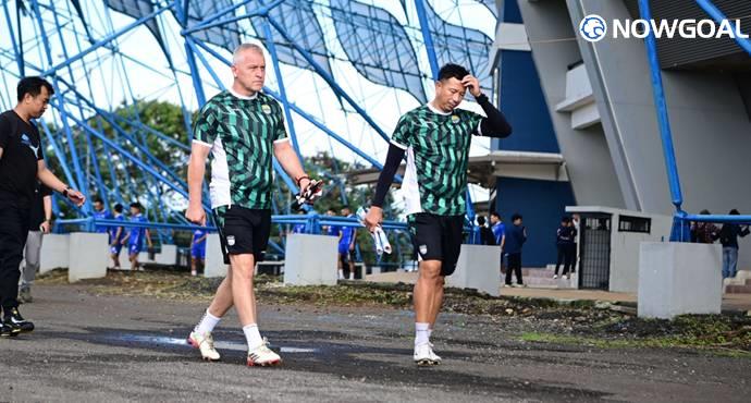 Veteran Goalkeeper Returns as Persib Solves Squad Dilemma