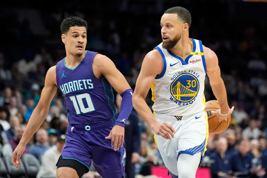Warriors 119-101 Hornets | Warriors vươn lên hạng 6, Hornets rơi vào chuỗi 7 trận thua