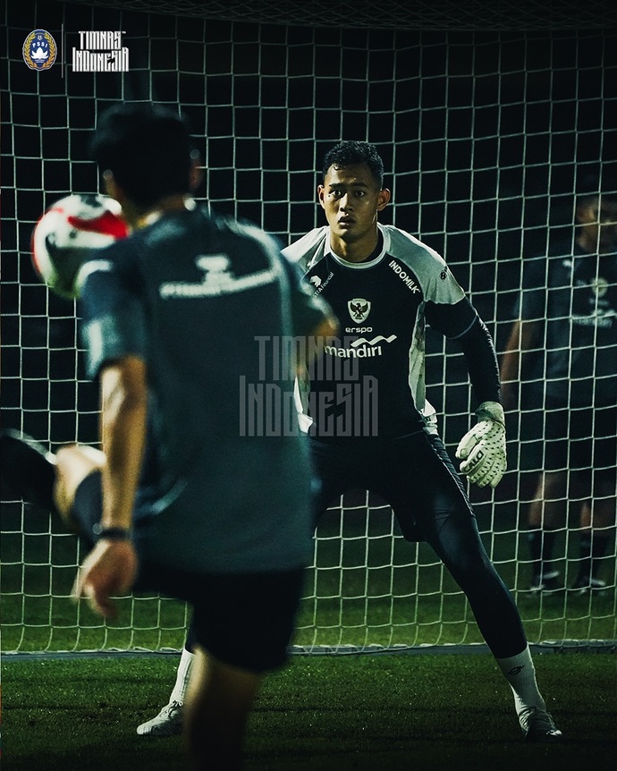 Garuda Training Pics: The 𝐅𝐈𝐍𝐀𝐋 𝐆𝐫𝐨𝐮𝐩 𝐒𝐭𝐚𝐠𝐞 match is tonight!