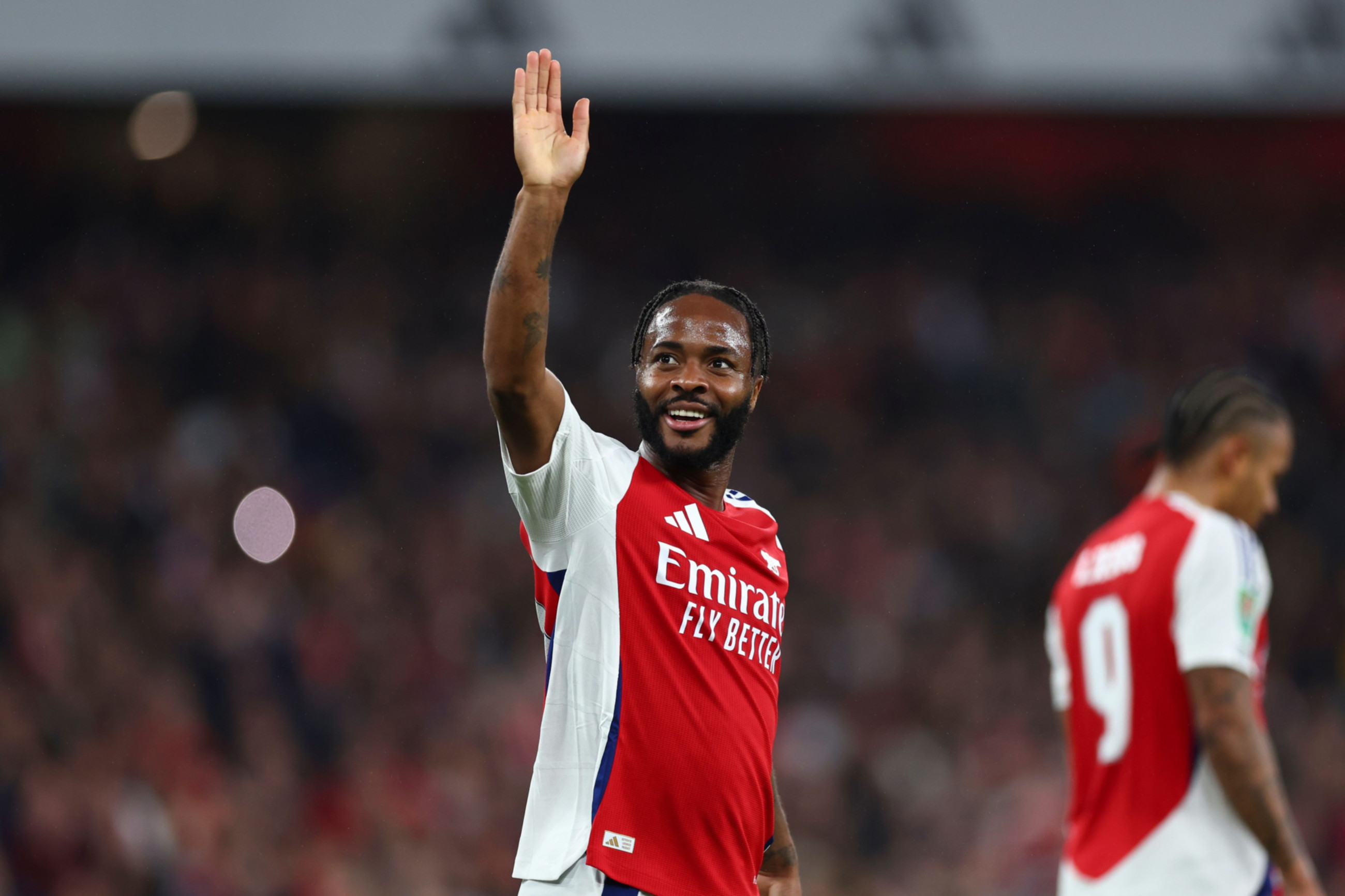 Sterling không thể ra sân khi đối đầu với Chelsea, sẽ vắng mặt 4 trận đấu quan trọng liên tiếp của Arsenal