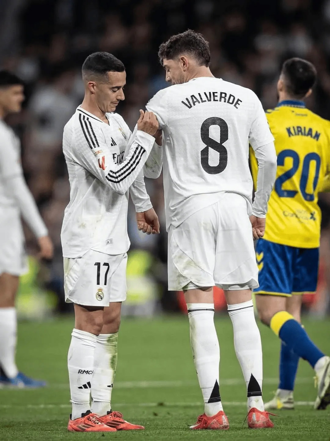 Valverde chia tay Vazquez: