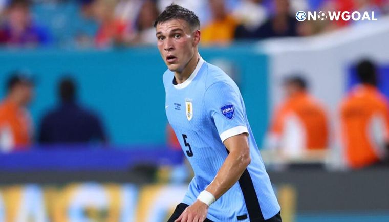 Man United 'trying to force' lower asking price for midfield transfer target