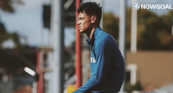 Mees Hilgers Poised for Move to English League Amid FC Twente Shake-Up