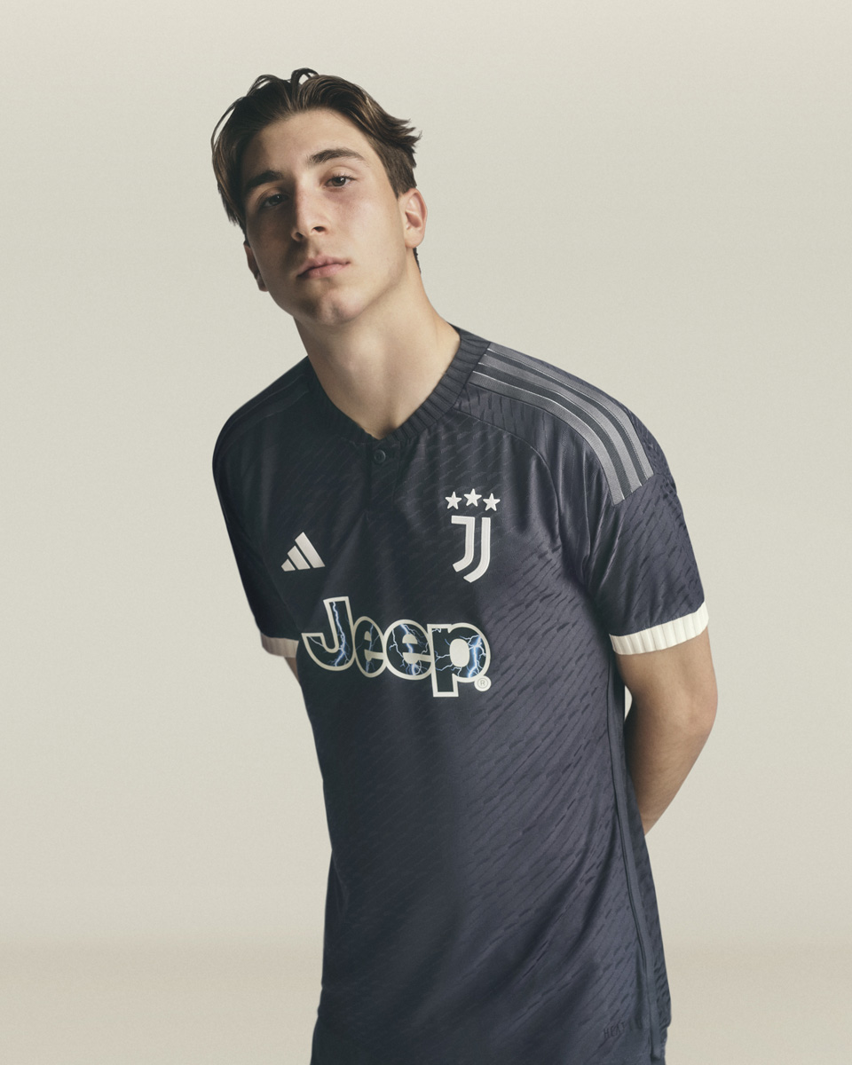 Áo Đấu Sân Khách Thứ Hai Của Juventus 2023-24