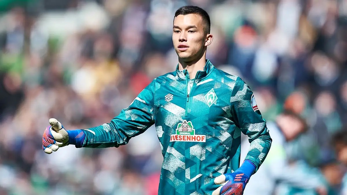 Barcelona is interested in Werder Bremen goalkeeper Bachhaus