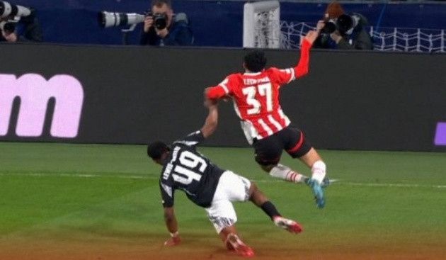 Arsenal: Pha Thoát Thẻ Đỏ May Mắn của Lewis-Skelly và Chiến Thắng Áp Đảo Trước PSV