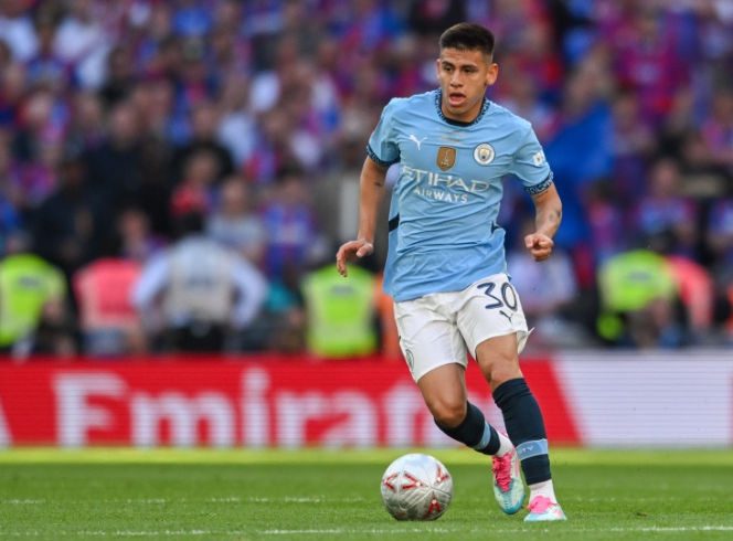 Di Marzio: Roma muốn cho mượn ngôi sao Etcheverri của Manchester City và có quyền mua đứt