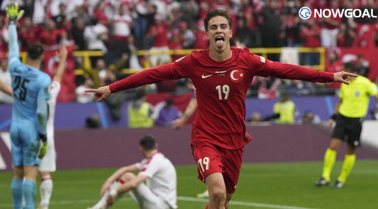 ​Arsenal, Tottenham & Chelsea eye breakout star amid contract meltdown