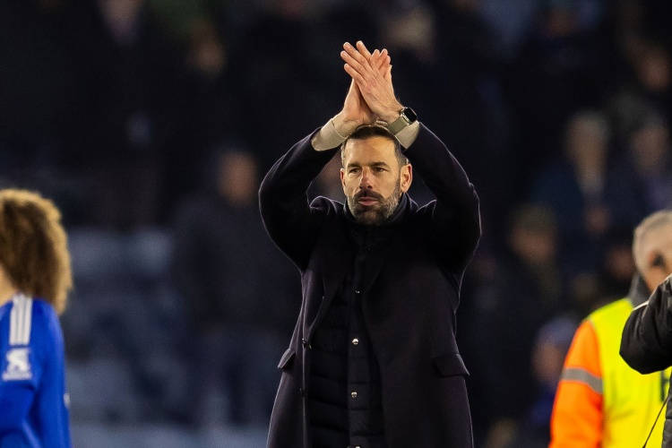 Van Nistelrooy nói về trận đấu với Man Utd: