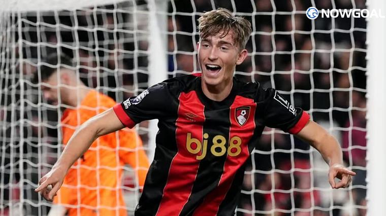 Premier League defender calls Los Blancos links