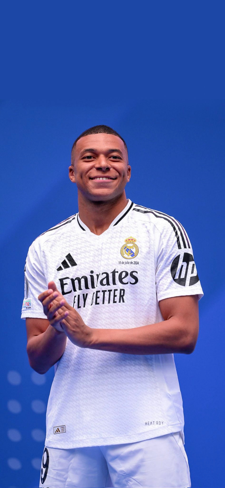 Ảnh đẹp: Mbappe ra mắt Real Madrid