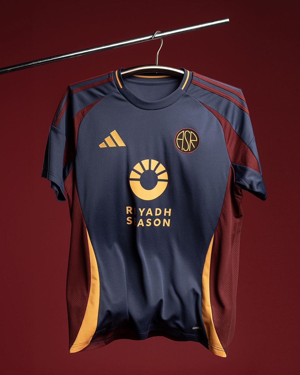 Áo sân khách thứ hai của Roma mùa giải 2024-25