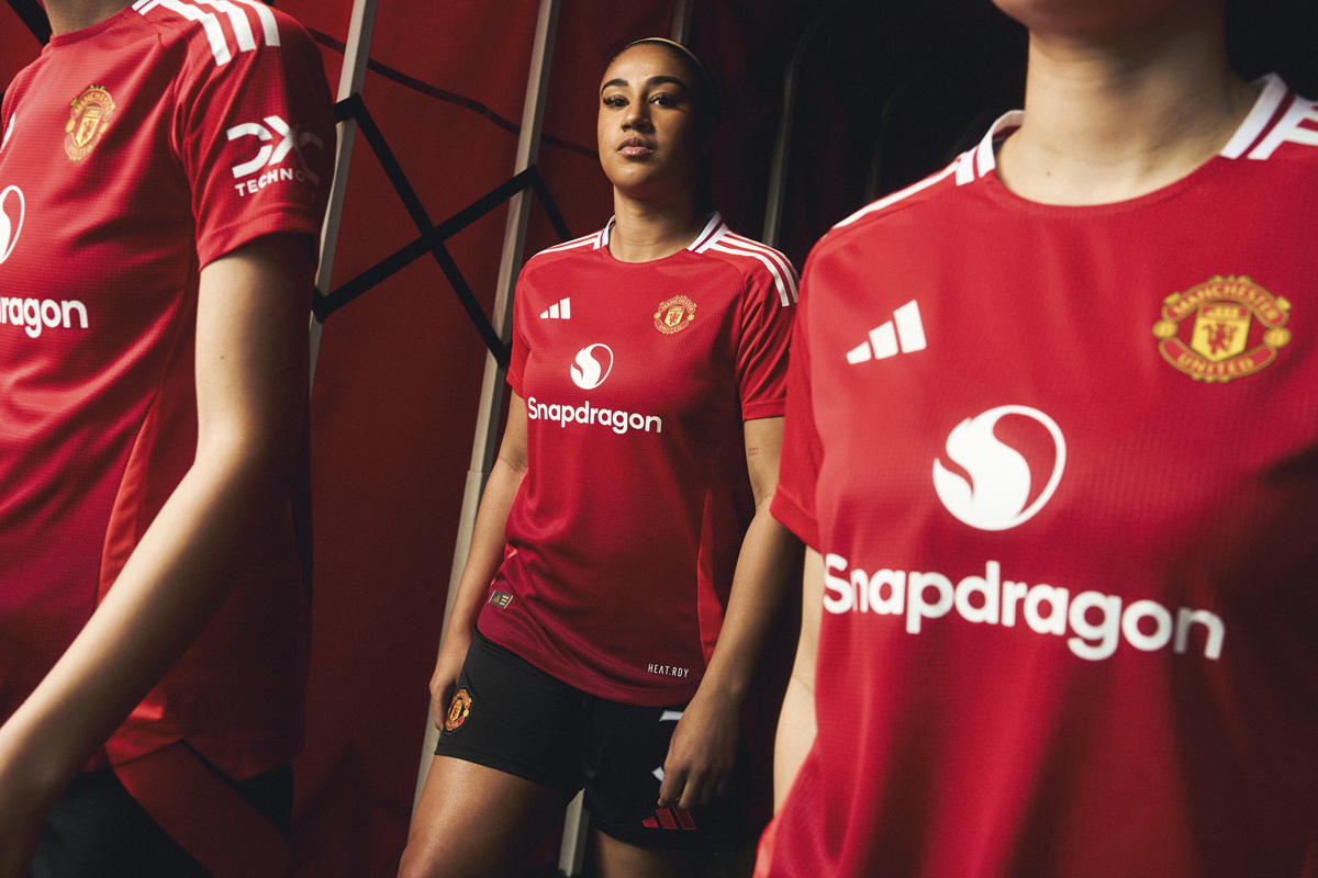 Áo đấu sân nhà của Manchester United cho mùa giải 2024-25