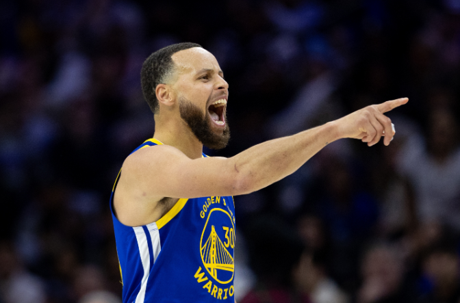 Curry ghi được 25.000 điểm, xếp thứ 26 trong lịch sử NBA