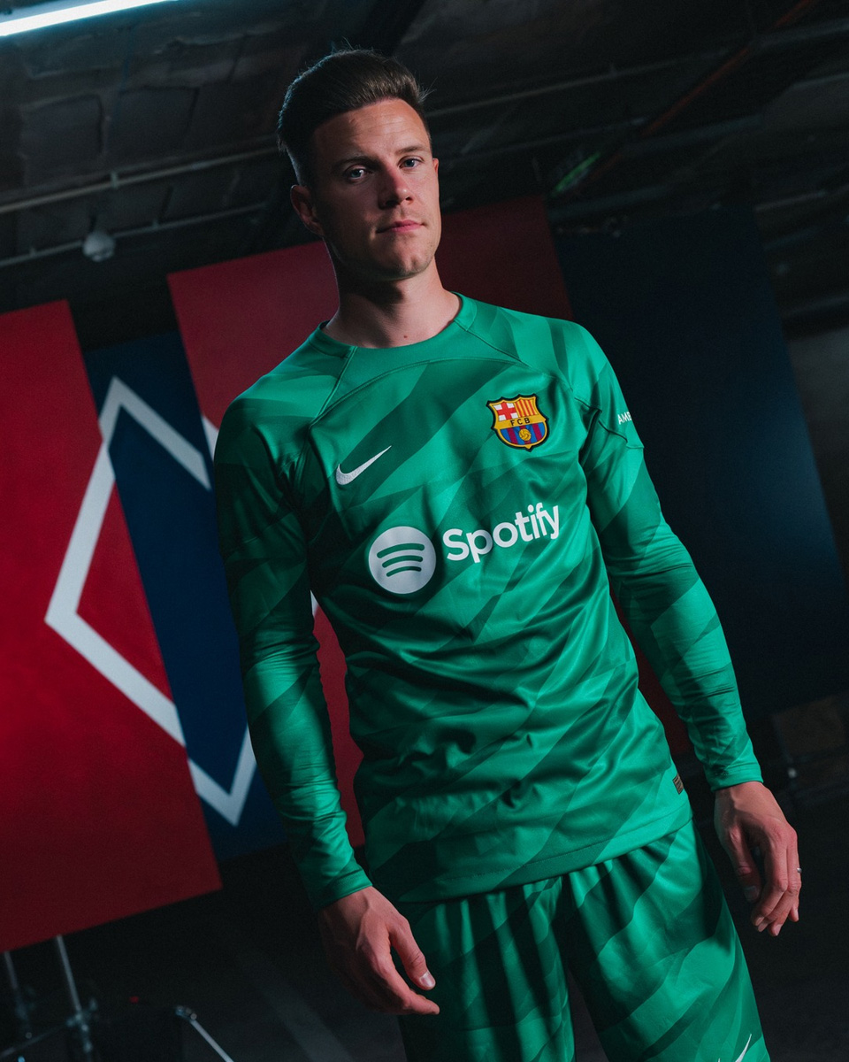 Áo Đấu Sân Nhà Barcelona 2023-24